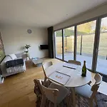 Cozy Guestroom Near City Center