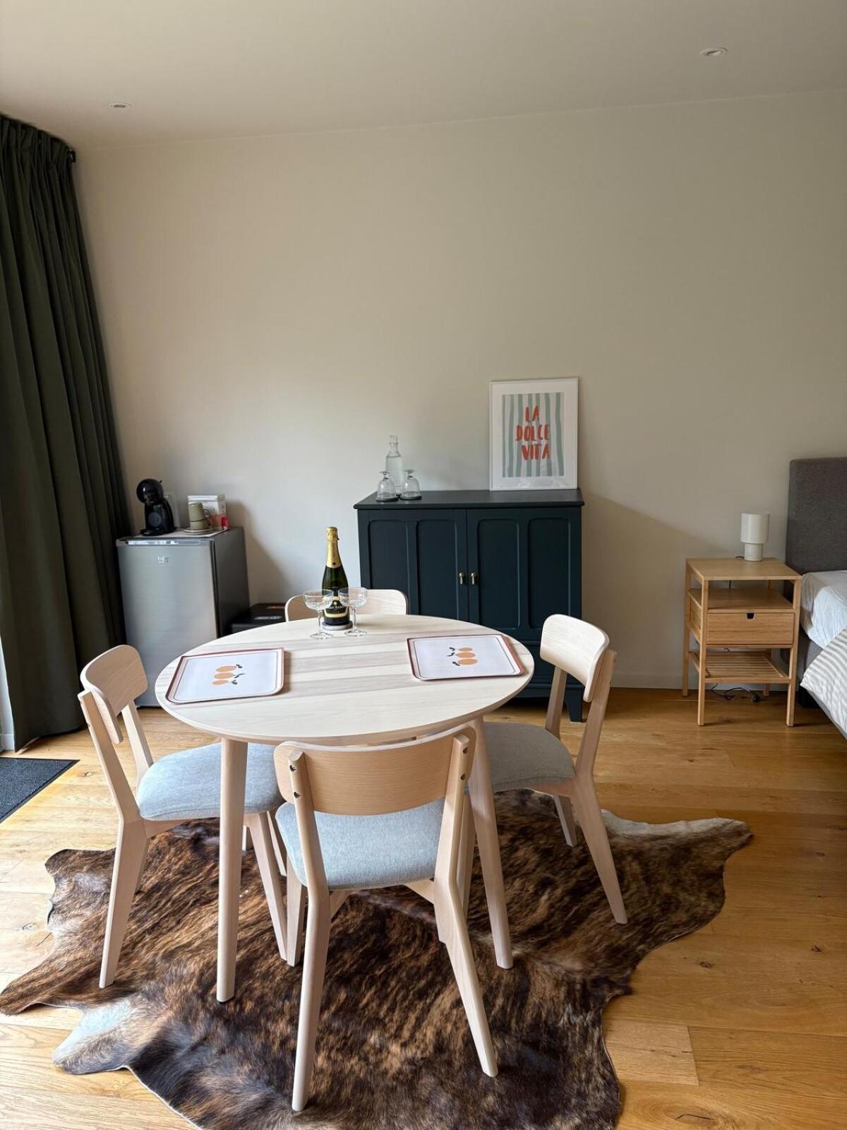 Cozy Guestroom Near Center *